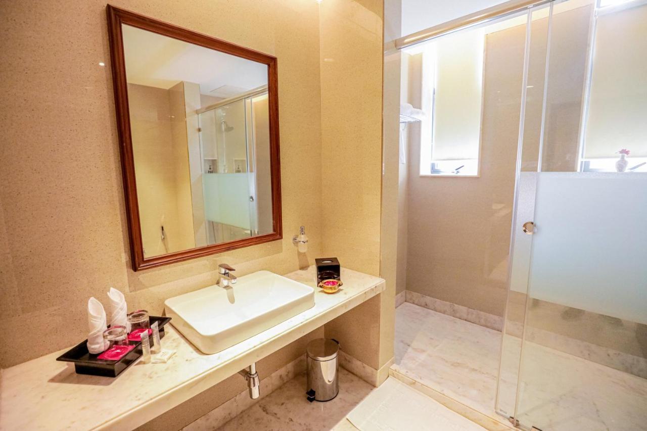 Gulab Kothi By Royal Orchid Hotels Limited バラナシ エクステリア 写真