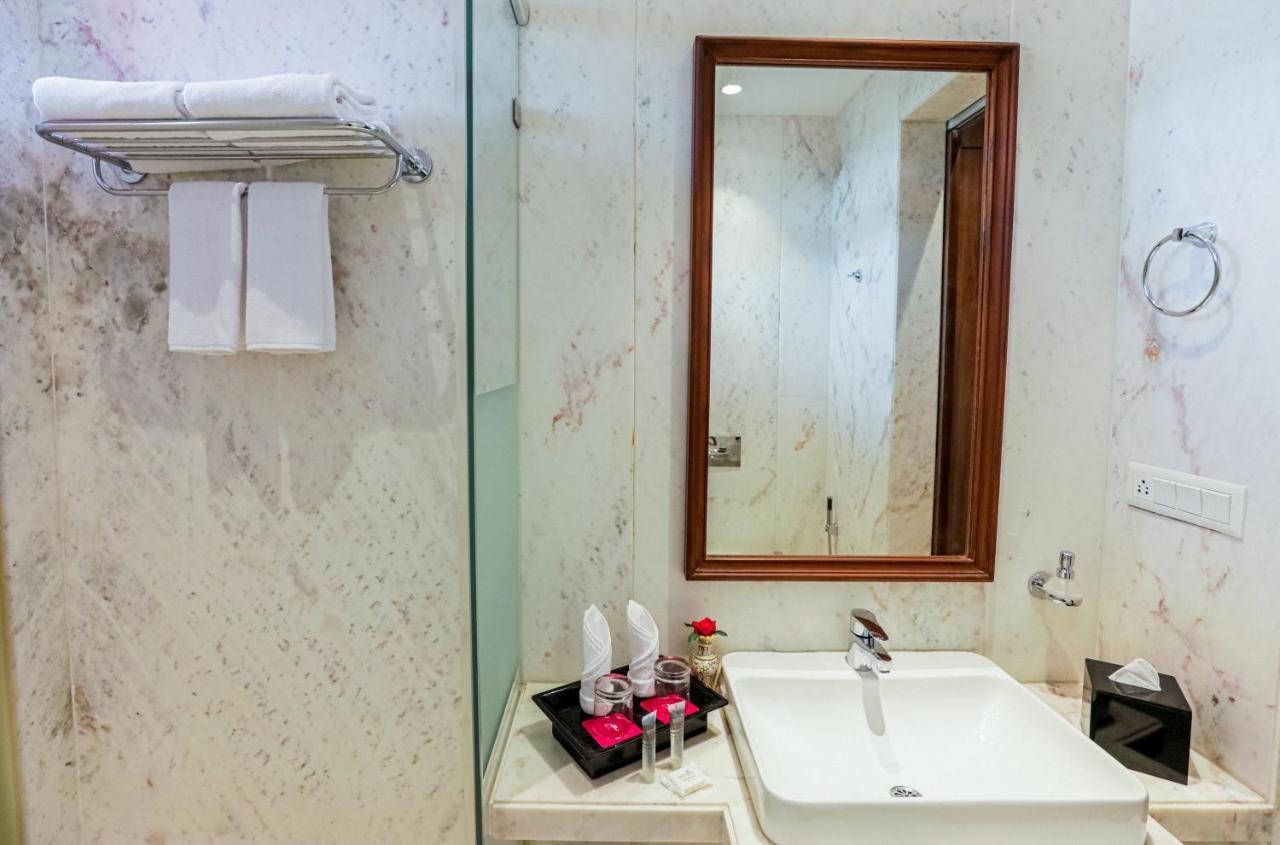 Gulab Kothi By Royal Orchid Hotels Limited バラナシ エクステリア 写真