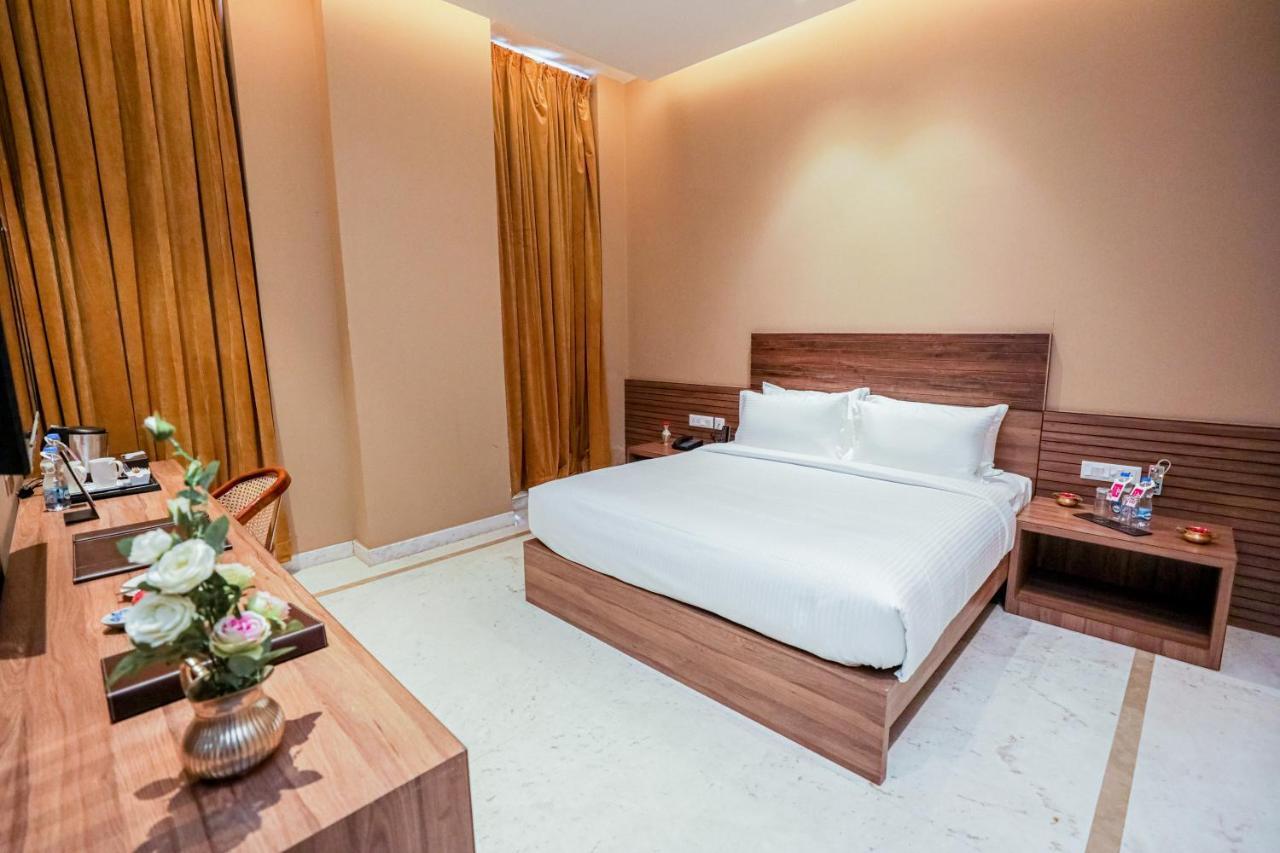 Gulab Kothi By Royal Orchid Hotels Limited バラナシ エクステリア 写真