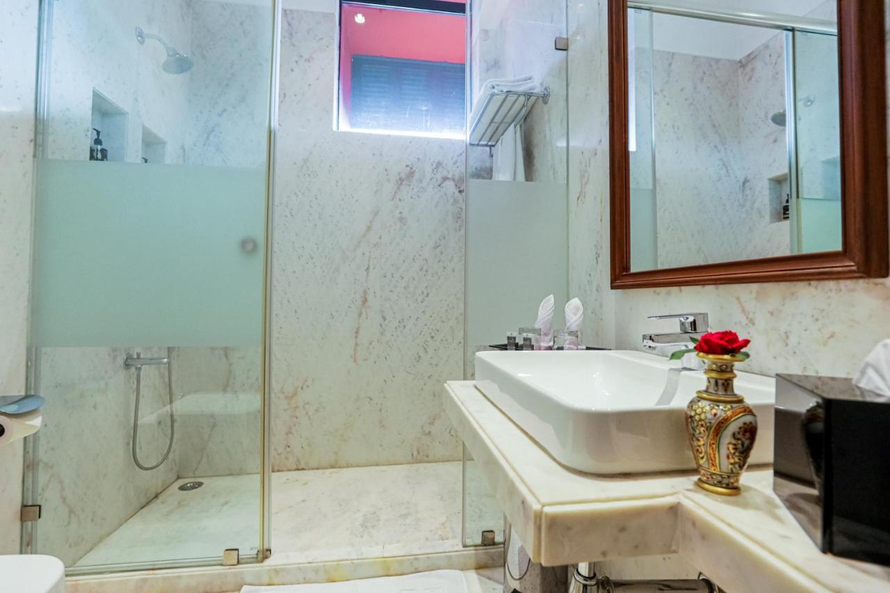 Gulab Kothi By Royal Orchid Hotels Limited バラナシ エクステリア 写真